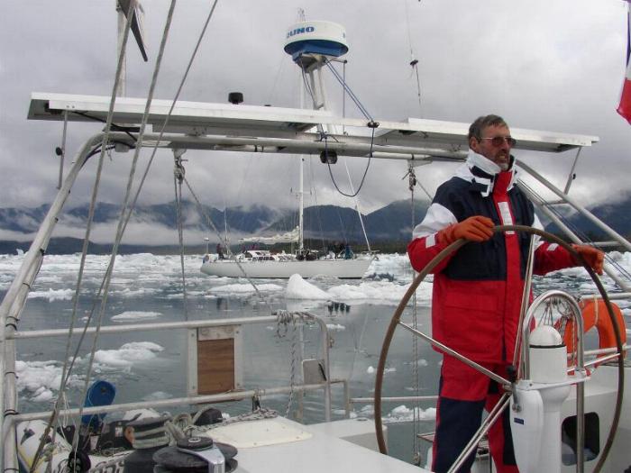 Sauvage et Patago 50 devant Columbia Glacier